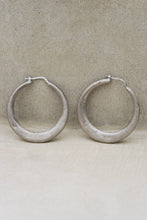 Load image into Gallery viewer, Brushed Large Silver Hoops

