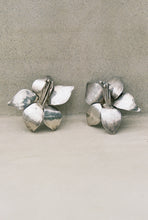 Load image into Gallery viewer, Abstract Flower Earrings

