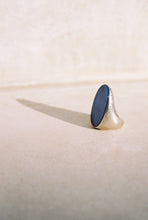 Load image into Gallery viewer, S'Paliu Large Chalcedony Sculpture Ring
