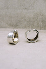 Load image into Gallery viewer, Chunky Tapered Hoop Earrings
