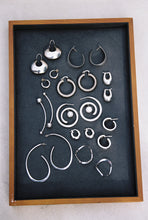 Load image into Gallery viewer, Flowing Ribbon Hoop Earrings
