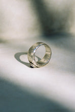 Load image into Gallery viewer, Brutalist Lapis Cabochon Ring
