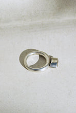 Load image into Gallery viewer, Goshenite Marquise Bezel Ring
