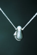 Load image into Gallery viewer, Aesa Small Pata Suave Necklace
