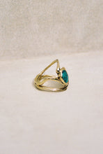 Load image into Gallery viewer, Modernist Sculptural Turquoise Gold Ring
