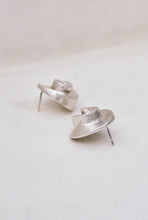 Load image into Gallery viewer, Postmodern Spiral Shell Studs
