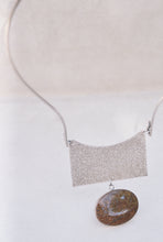 Load image into Gallery viewer, Mid-Century Hook Collar with Detachable Agate Panel
