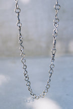 Load image into Gallery viewer, Figure 8 Link Chain with Double Dog Clips
