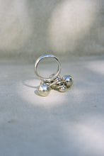 Load image into Gallery viewer, Spinning Four Sphere Ring

