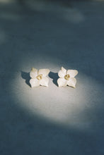 Load image into Gallery viewer, Bone Flower Studs with Gold Nuggets
