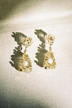 Load image into Gallery viewer, Brutalist Pearl Double Drop Earrings
