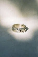 Load image into Gallery viewer, Artisan Kinetic Watch Link Band
