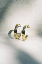Load image into Gallery viewer, GOLD HOOPS 7
