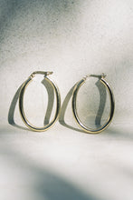 Load image into Gallery viewer, GOLD HOOPS 6
