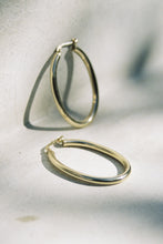 Load image into Gallery viewer, GOLD HOOPS 6

