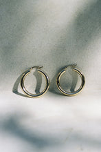 Load image into Gallery viewer, GOLD HOOPS 10

