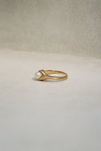 Load image into Gallery viewer, Mid-Century Gold Akoya Pearl Ring
