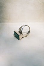 Load image into Gallery viewer, Green Chalcedony S'Paliu Ring
