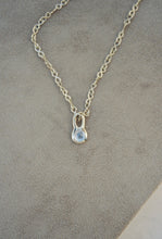 Load image into Gallery viewer, Gold Infinity Link Chain Necklace
