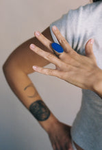 Load image into Gallery viewer, S'Paliu Large Chalcedony Sculpture Ring

