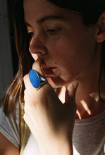 Load image into Gallery viewer, S'Paliu Large Chalcedony Sculpture Ring
