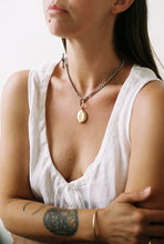 Load image into Gallery viewer, Antique 14k Gold Oval Locket
