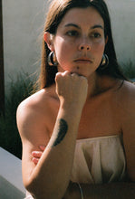 Load image into Gallery viewer, Modernist Ribbon Drop Earrings
