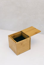 Load image into Gallery viewer, Swivel Nesting Box
