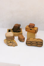 Load image into Gallery viewer, Swivel Nesting Box

