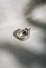 Load image into Gallery viewer, Postmodern Spiral Hollow Form Ring
