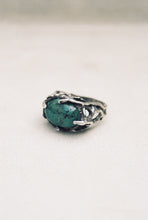 Load image into Gallery viewer, Vining Prong Chrysocolla Ring
