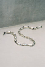 Load image into Gallery viewer, Casa Spratling Teardrop Necklace
