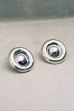 Load image into Gallery viewer, Casa Spratling Bullseye Earrings
