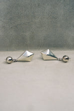 Load image into Gallery viewer, Casa Spratling Kite Earrings
