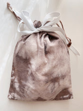 Load image into Gallery viewer, Deluxe Gift Wrapping
