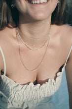 Load image into Gallery viewer, Antique Gold Etched Bar Link Chain
