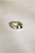 Load image into Gallery viewer, Casa Spratling Tapered Knife's Edge Ring
