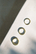 Load image into Gallery viewer, Gold Field Ring no. 3
